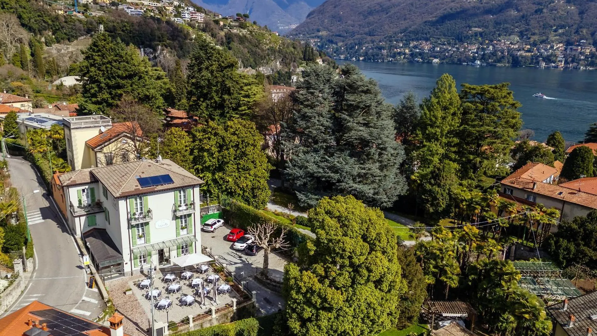 Hotel Ristorante La Vignetta Cernobbio 3*,