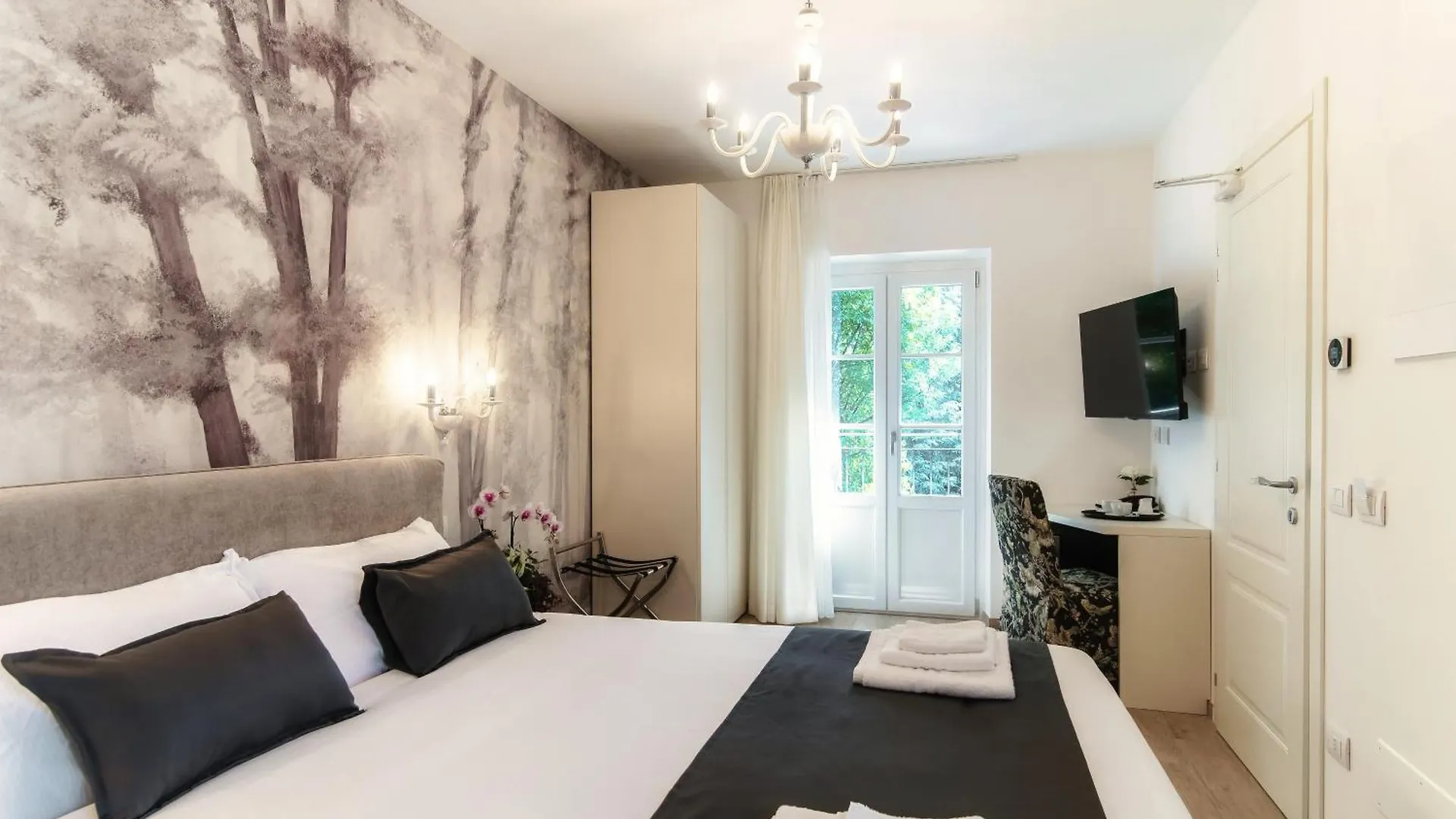 Hotel Ristorante La Vignetta Черноббио Италия